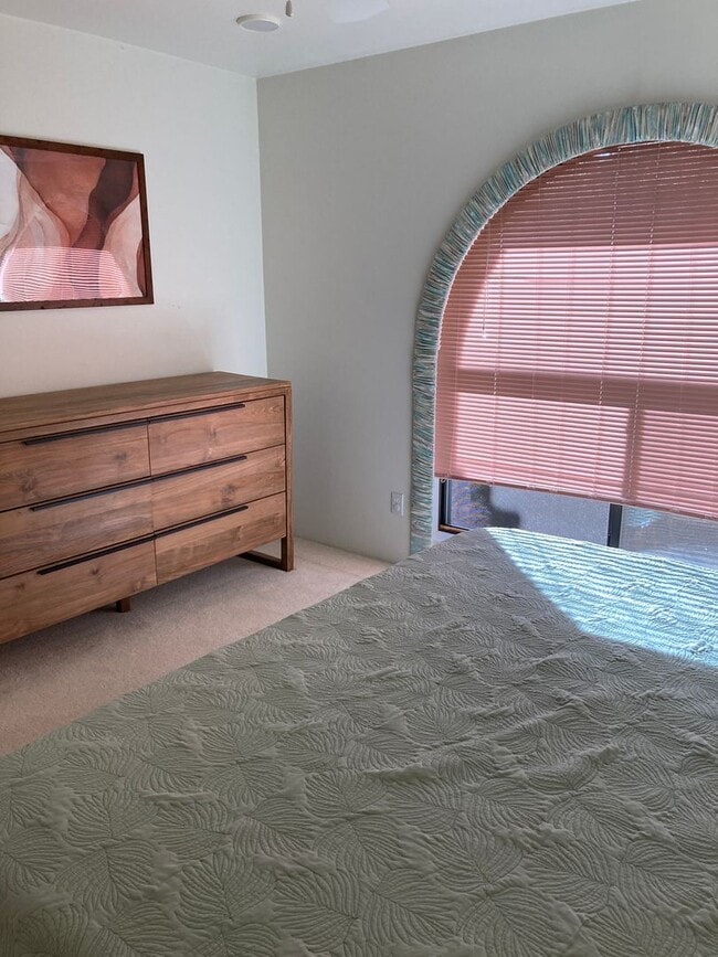 Building Photo - Gorgeous Furnished Arroyo Seco Townhouse with Fabulous Views!