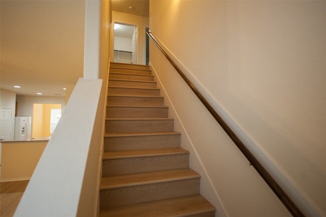 Building Photo - 18519 Each Elm Way