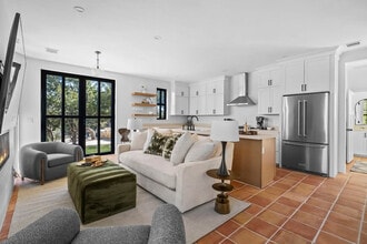 Building Photo - 2701 Bumble Bee Dr