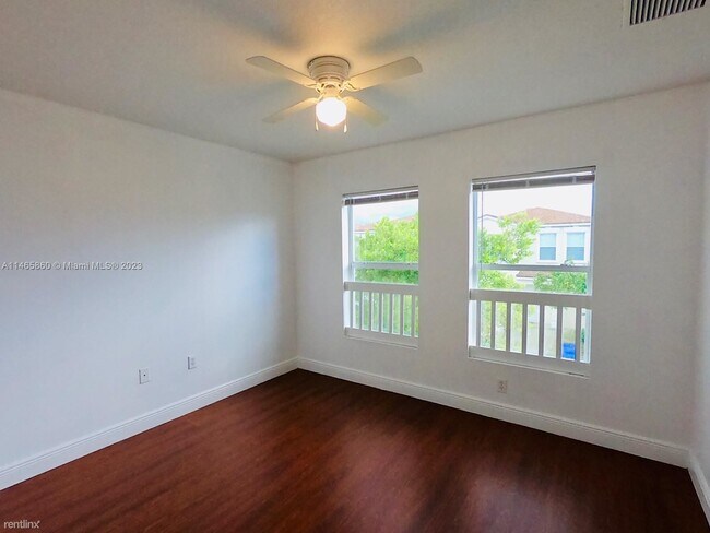 Building Photo - 3 br, 2 bath House - 907 SW 15th St 1