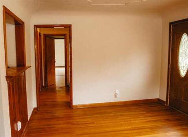 Building Photo - Sangamon Valley schools! 3 Bedroom, 1 bath