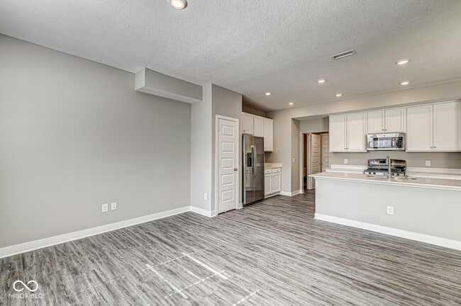 Building Photo - 9623 Beckett St
