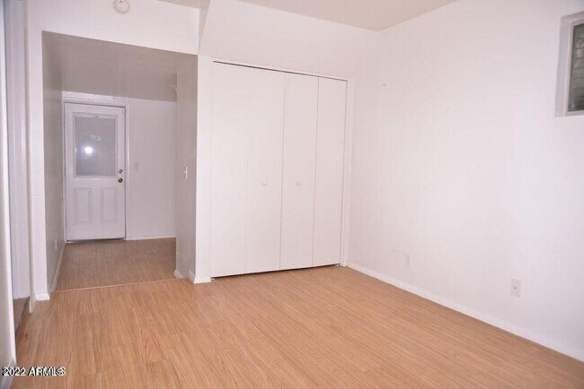 Building Photo - 5650 N 10th St