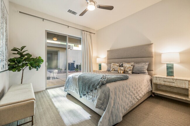 Building Photo - 1701 Retreat Cir