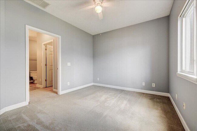 Building Photo - **Swimming Pool*****1 Bed 1 Bath******Cross Pointe Business Park*****LAKE VIEW AVAILABLE