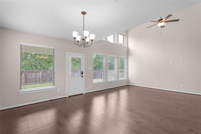 Building Photo - 23827 Via Leoni Dr