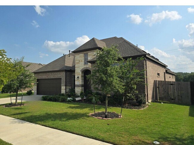 Building Photo - 204 Pulitzer Dr