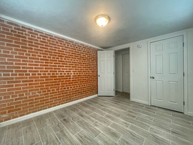 Building Photo - 4349 E Lester St