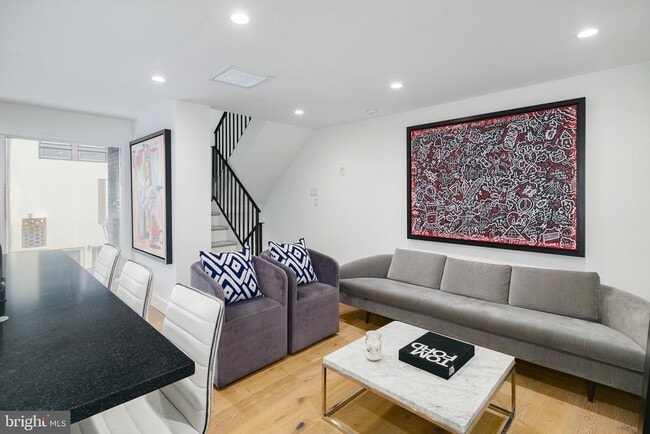 Building Photo - 1126 Lombard St