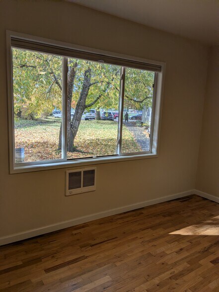 Living room view - 5220 SW Franklin Ave
