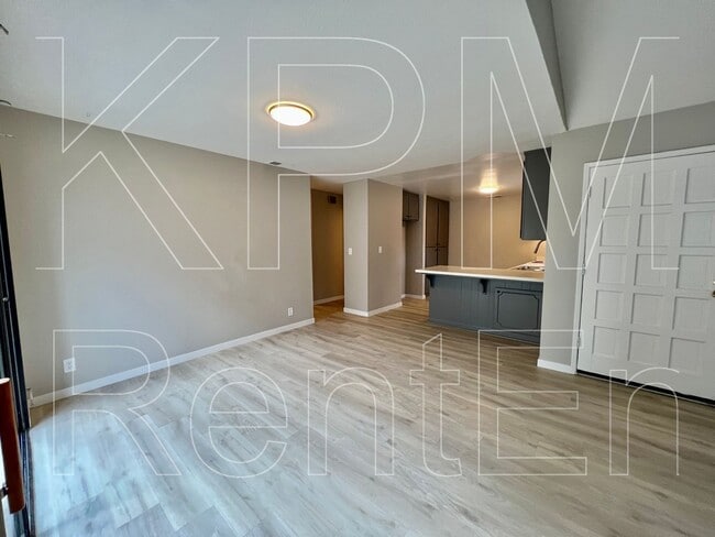 Building Photo - 5532 Fox Sparrow Ct