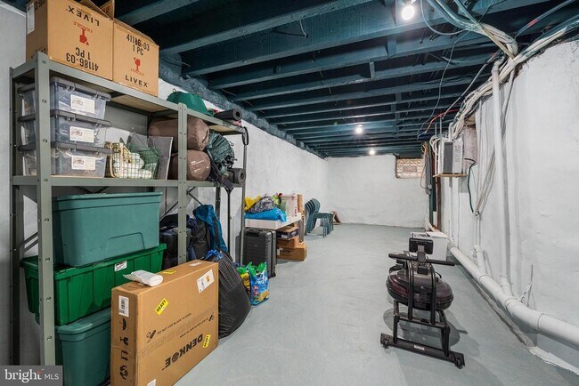 Building Photo - 5426 Irving St