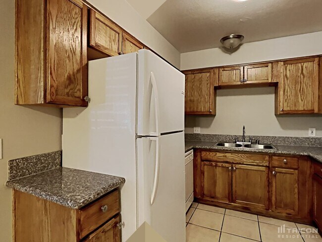 Building Photo - 104 Edelweiss St