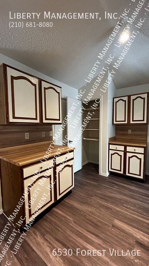 Building Photo - 6530 Forest Village