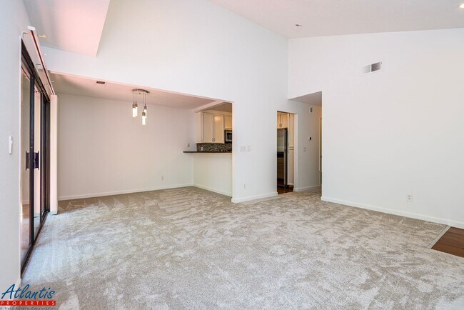 Building Photo - Beautiful Condo | Central A/C | Private Balcony