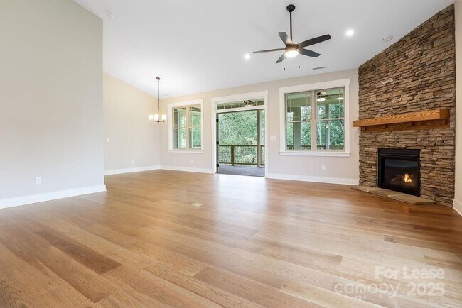 Building Photo - 21 Craftsman Overlook Rdg