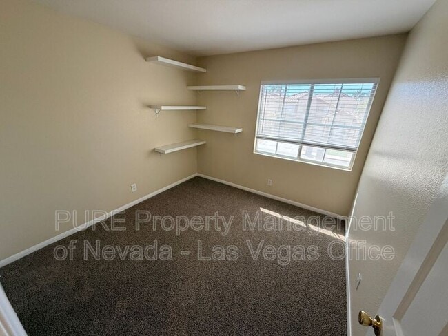 Building Photo - 266 Bluefield Ln
