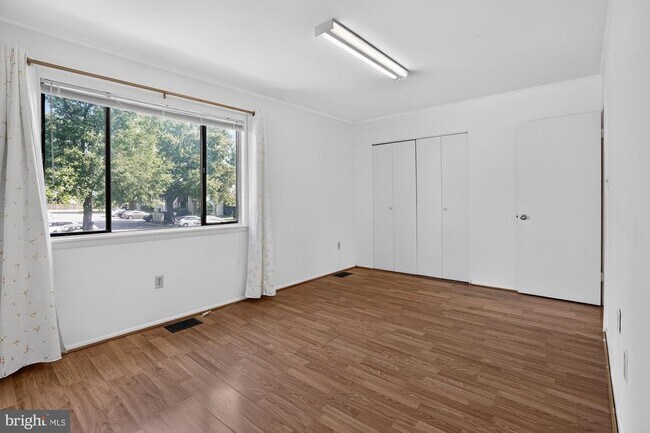 Building Photo - 1151 Dublin Pl