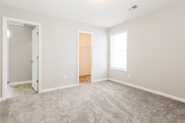 Building Photo - 7564 Winderemere Park