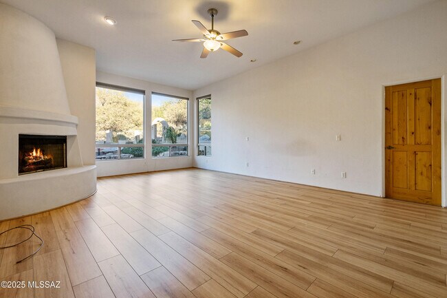 Building Photo - 6570 N Placita De Tia Ro