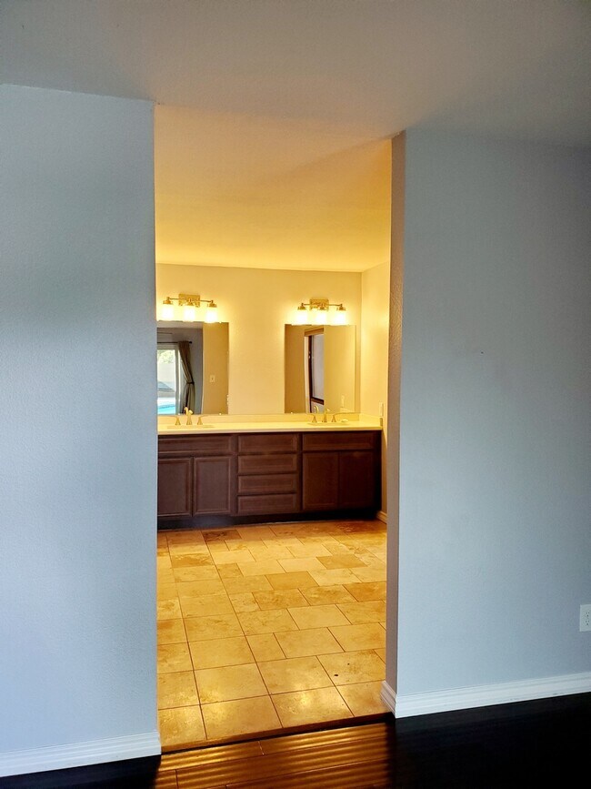 Building Photo - COMING SOON! NO HOA-Stunning 3 Bedroom wit...