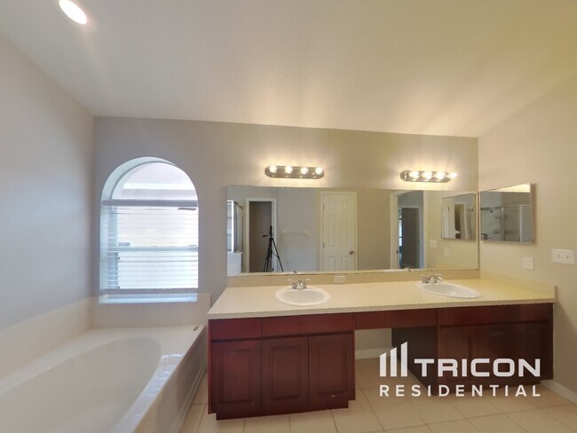 Building Photo - 10610 Little Bend Ln