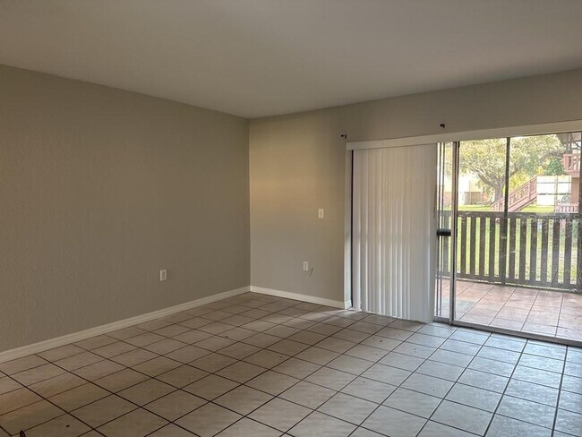 Building Photo - 9027 Westchester Cir