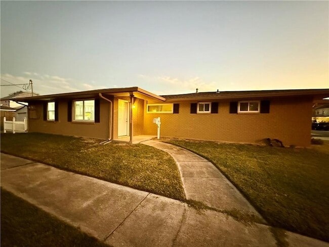 Primary Photo - 1385 Cherokee Ave