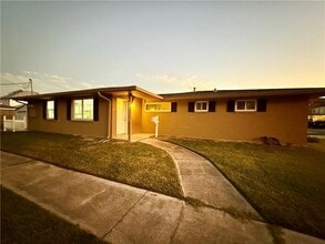 Building Photo - 1385 Cherokee Ave