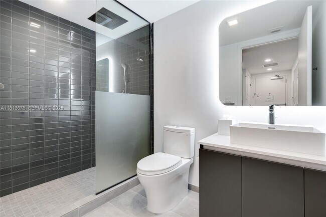 Building Photo - 227 NE 2nd St