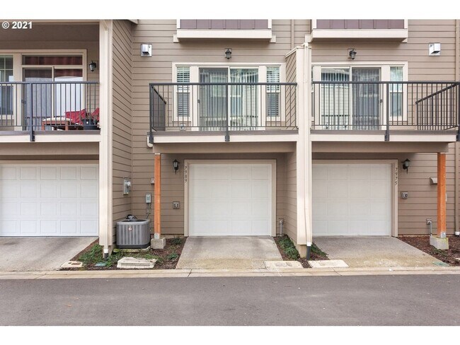 Building Photo - 7989 NE Heiser St