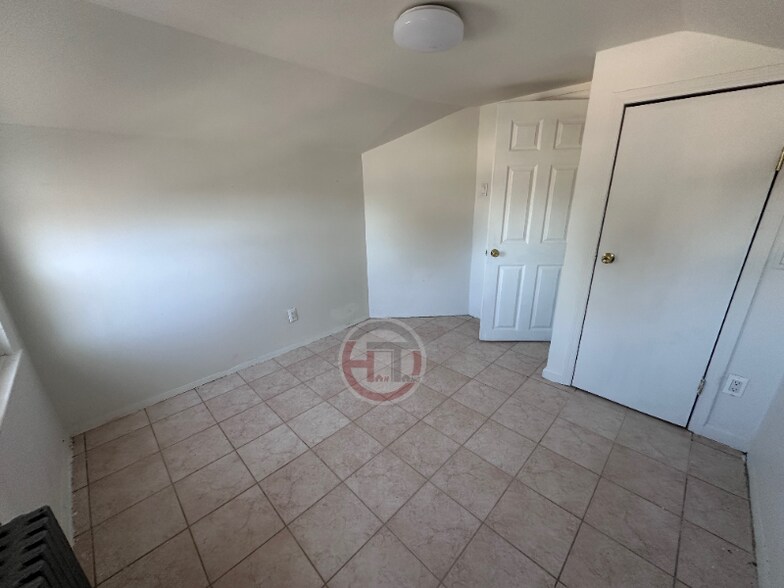 Building Photo - 1446 Gillespie Ave