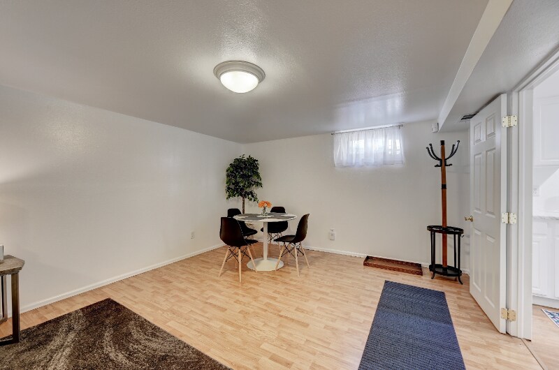 Building Photo - 471 S Marshall St