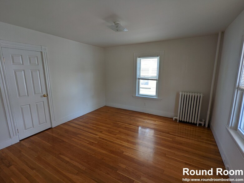 Building Photo - 33 Winship St