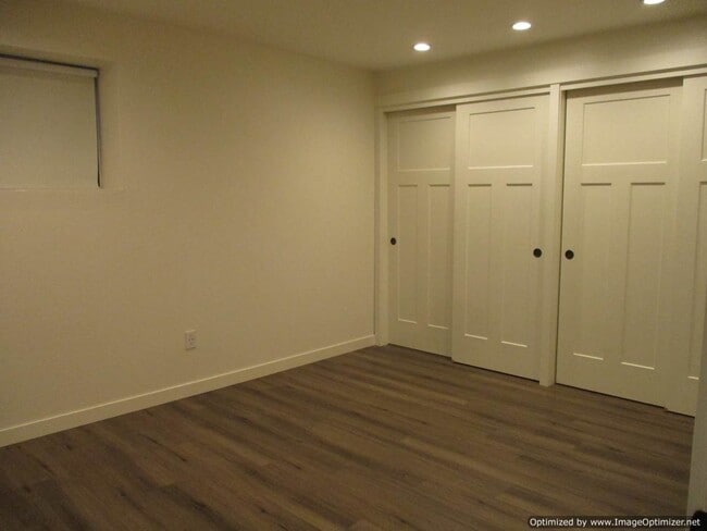 Building Photo - 2 Bedroom, 2 bathroom Northview Terrace Co...