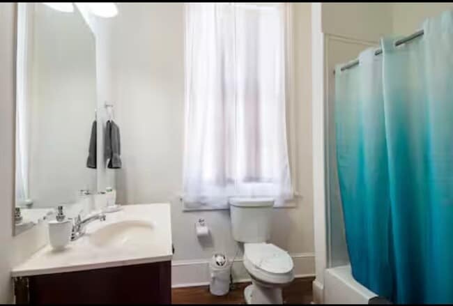 Building Photo - Historic, Renovated 3BR with Wrap-Around B...