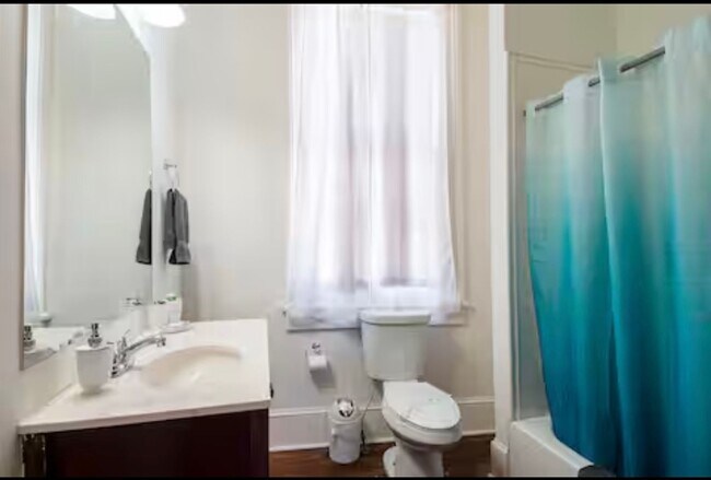 Building Photo - Historic, Renovated 3BR with Wrap-Around Balcony Near St. Charles