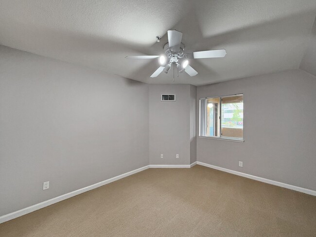 Building Photo - Great 2B/2BA Condo in UTC!