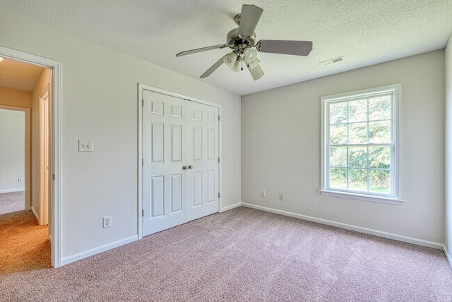 Building Photo - 567 Seays Crest Dr