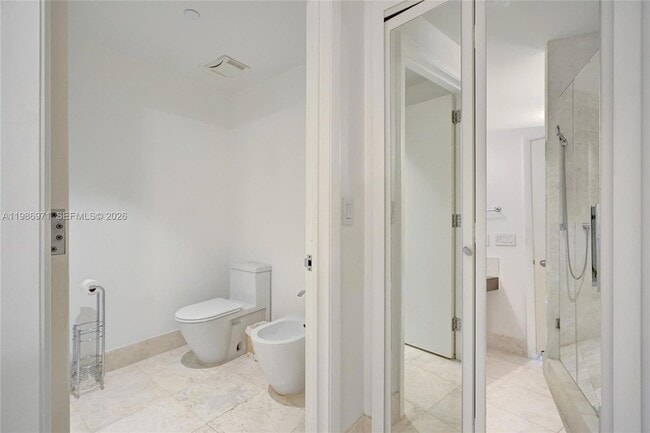 Building Photo - 17121 Collins Ave