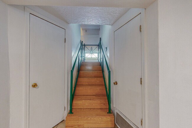 Building Photo - 2830 Floral Rd NW