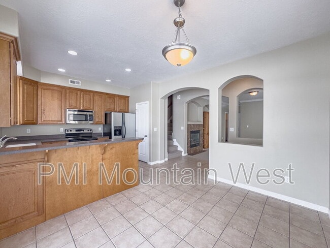 Building Photo - 948 Chelsea Ln