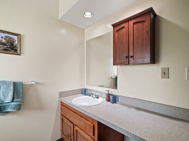 Building Photo - 679 Washington St