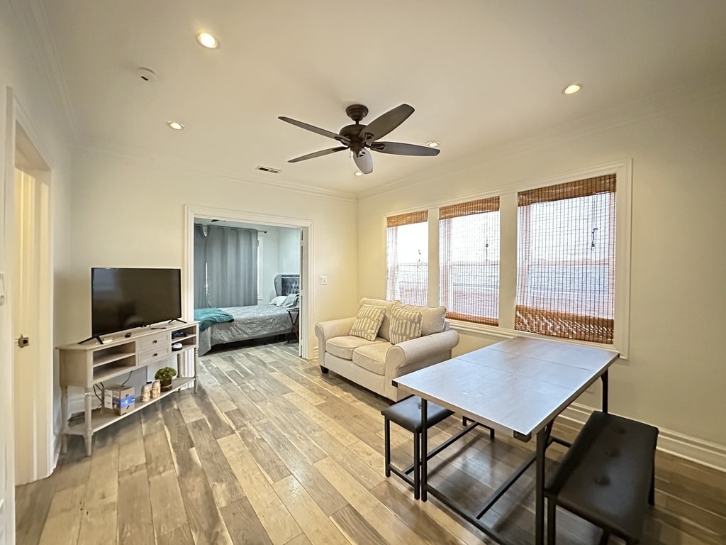 Building Photo - 720 N Elizabeth St