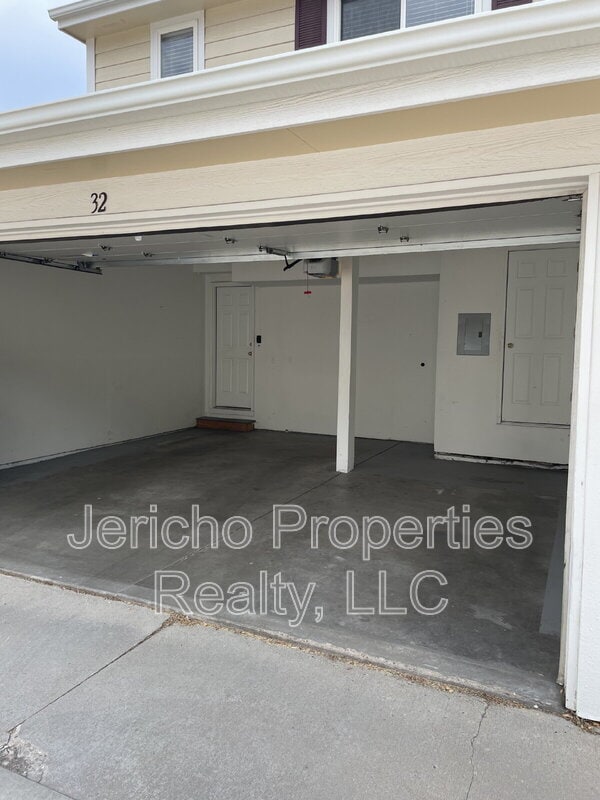 Building Photo - 32 N Harlan St