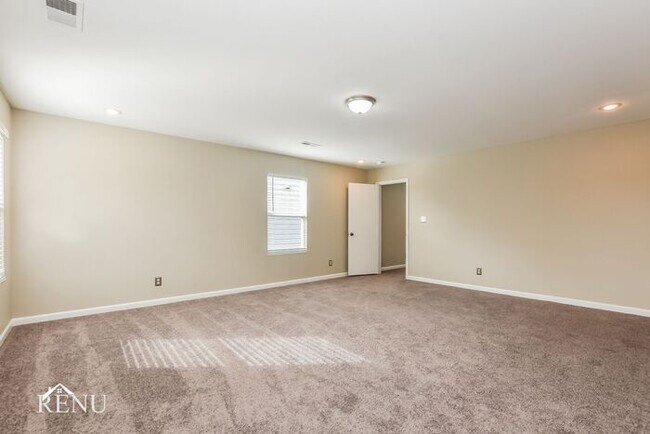 Building Photo - 132 Lockport Dr