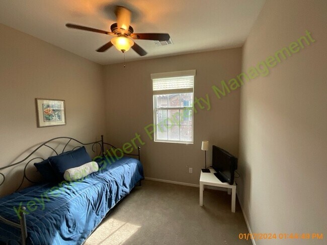 Building Photo - 3 bed/2.5 bath Condo in Gilbert’s Lofts in...