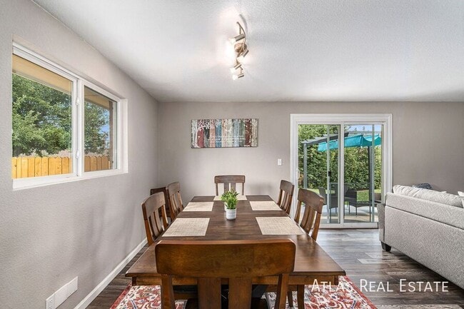 Building Photo - 7472 Beach Ct