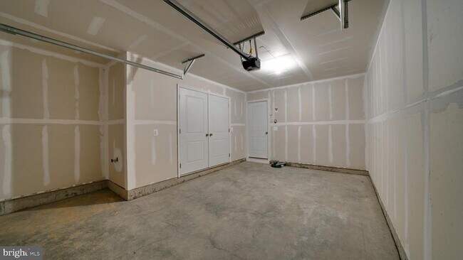 Building Photo - 298 Watercourse Dr