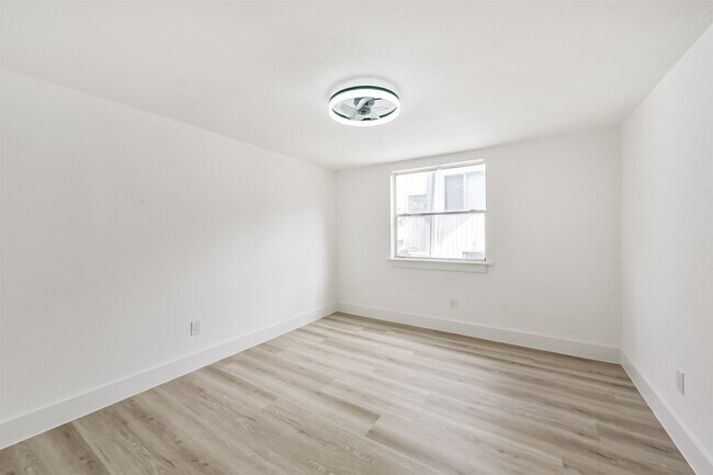 Building Photo - 4605 Norhill Blvd